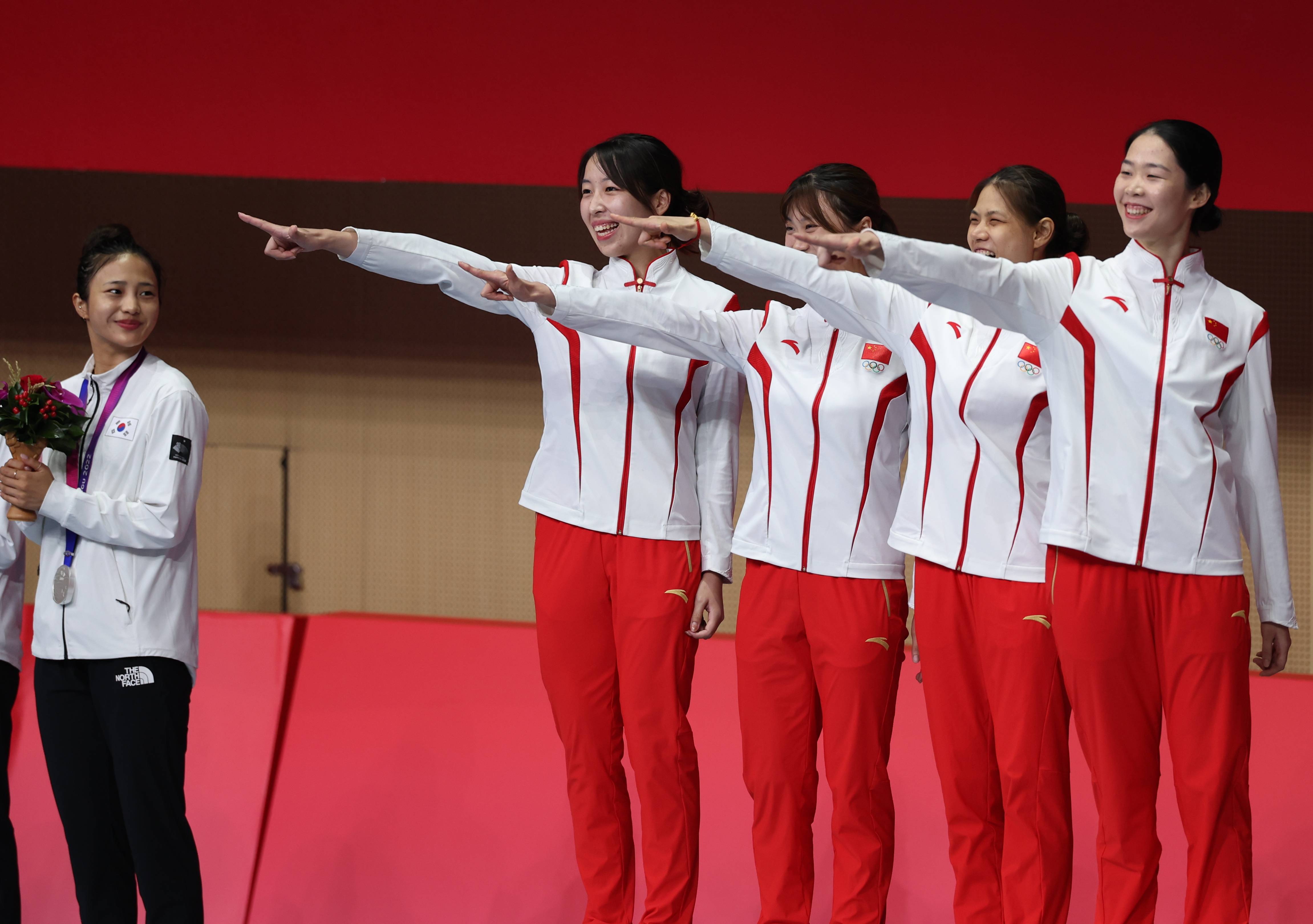 韩国新星实力抢眼，击剑女子团体夺冠