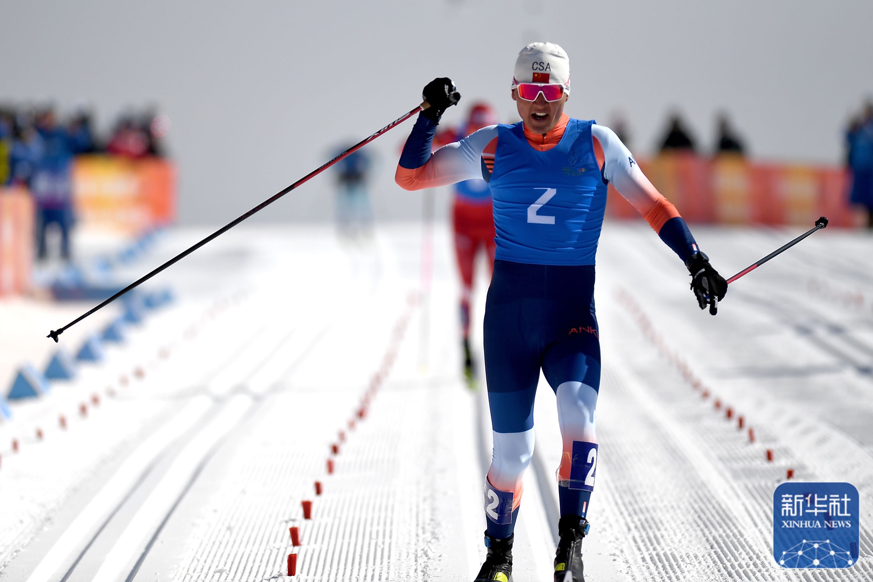 运动员灵活多变,力克对手夺得金牌 运动员灵活多变,力克对手夺得金牌