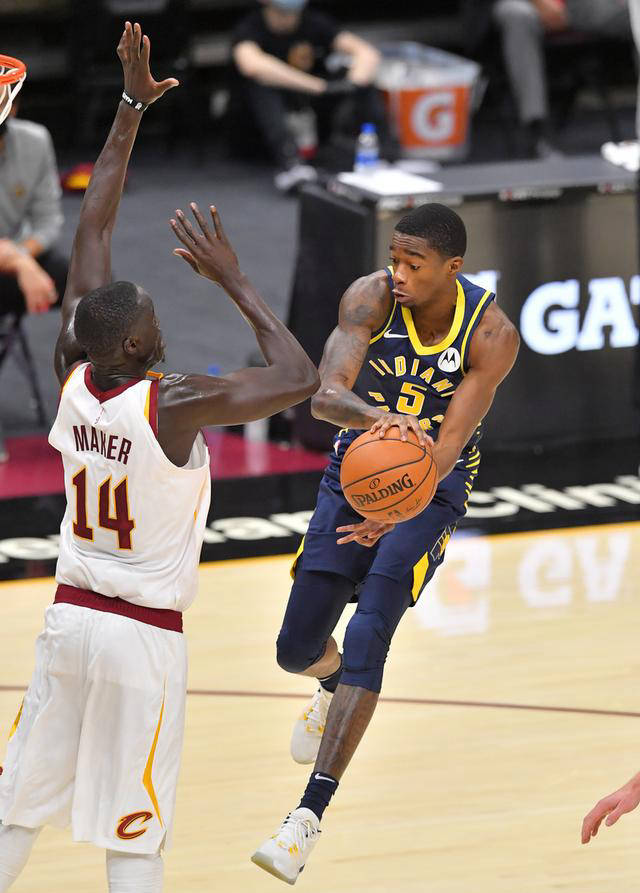 步行者在主场上演胜利之舞,气势如虹 步行者在主场上演胜利之舞,气势如虹