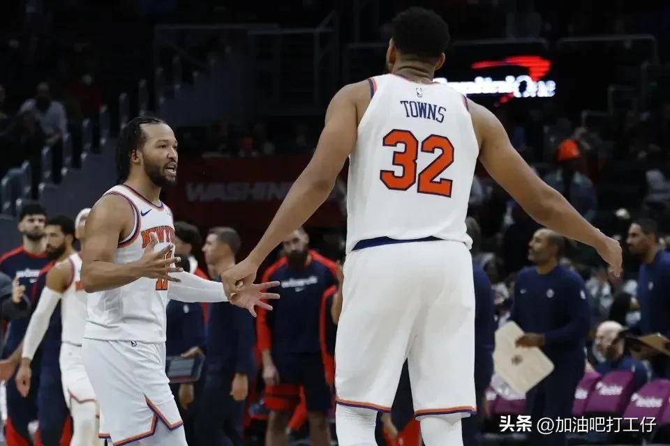 老鹰主场重挫尼克斯,特雷杨砍下分 老鹰主场重挫尼克斯,特雷杨砍下分