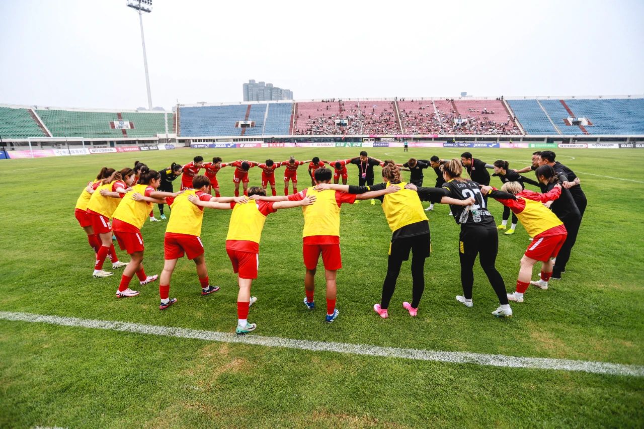 激烈角逐!足球女子团队展现出色实力 激烈角逐!足球女子团队展现出色实力