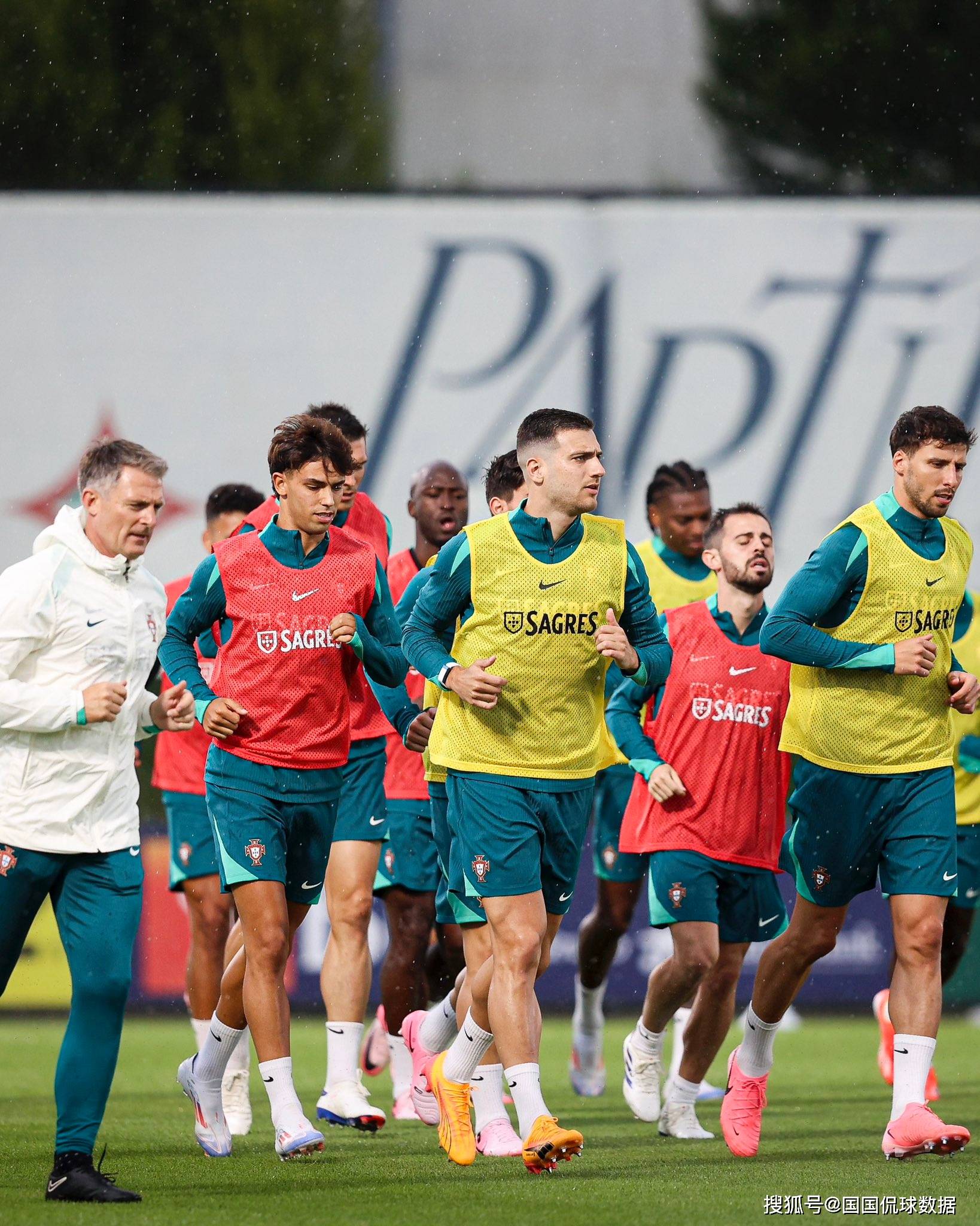 克罗地亚队大胜,晋级前景一片光明 克罗地亚队大胜,晋级前景一片光明