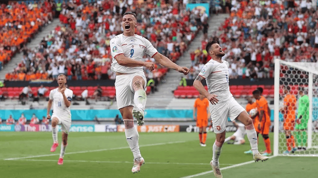 国际足球赛事的规模越来越庞大 国际足球赛事的规模越来越庞大